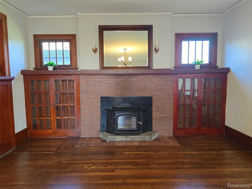 26850 W 7 Mile Road Redford Charter Township MI 48240