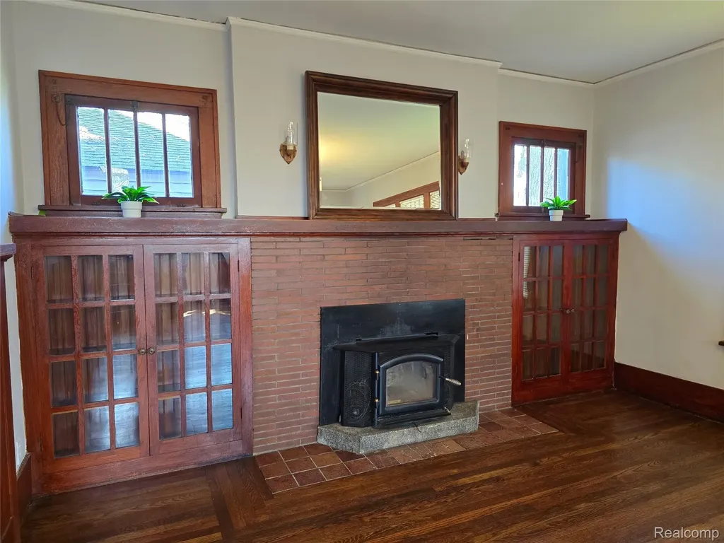 26850 W 7 Mile Road Redford Charter Township MI 48240