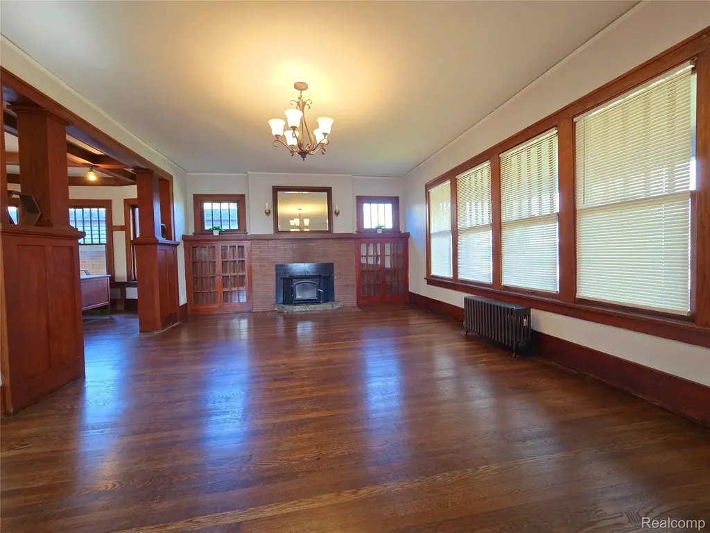 26850 W 7 Mile Road Redford Charter Township MI 48240