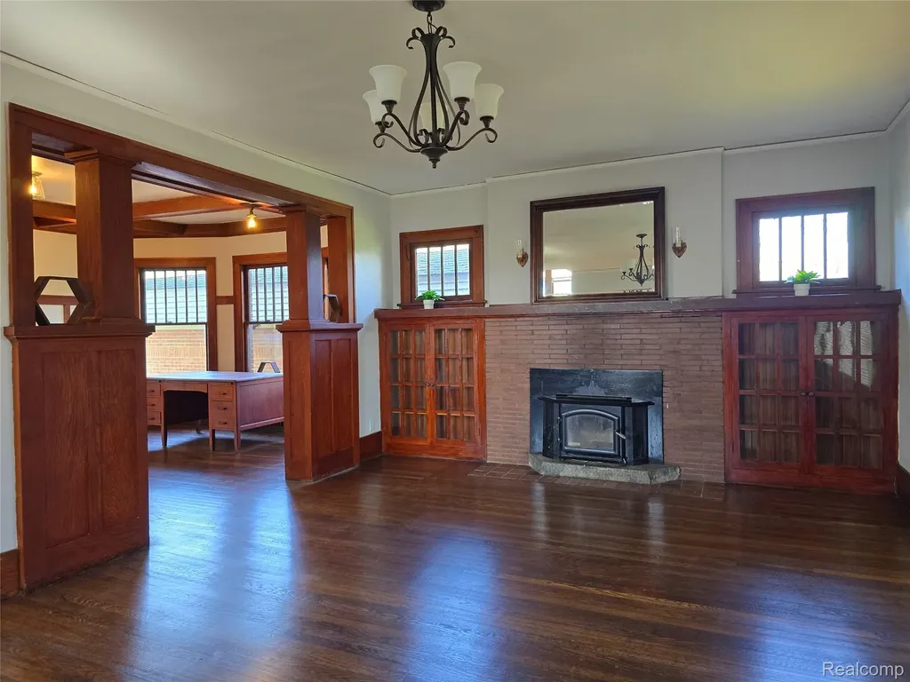 26850 W 7 Mile Road Redford Charter Township MI 48240