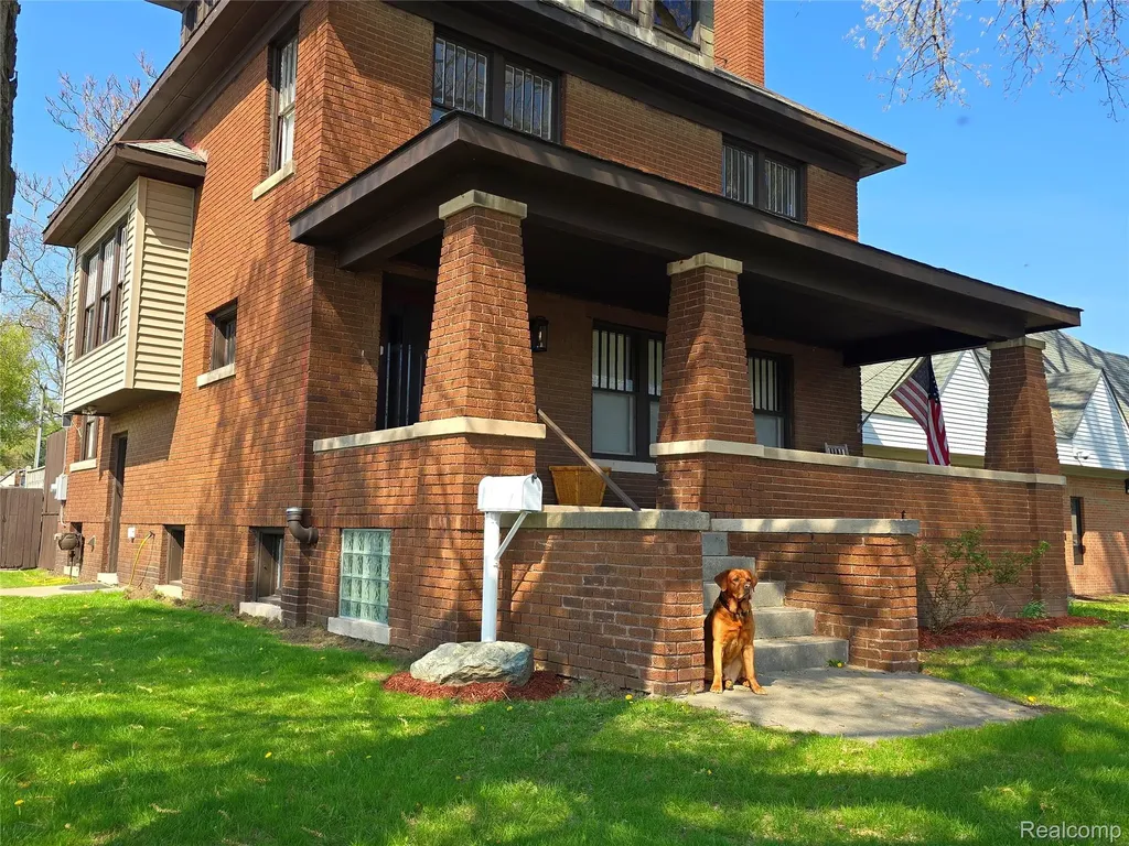 26850 W 7 Mile Road Redford Charter Township MI 48240
