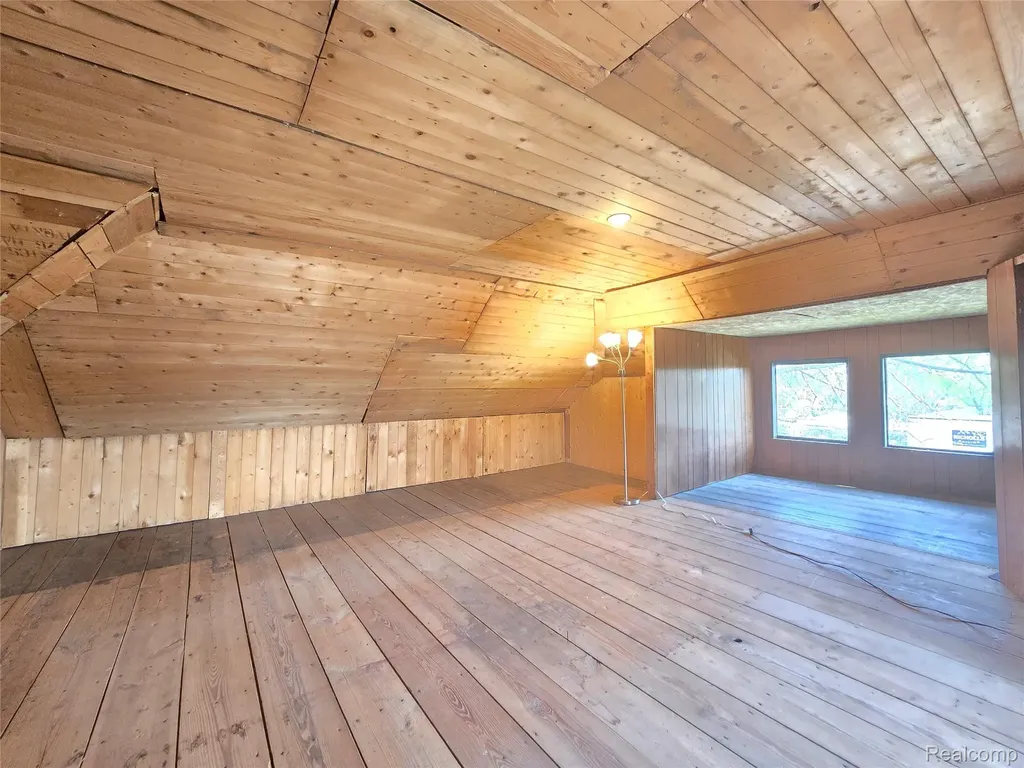 26850 W 7 Mile Road Redford Charter Township MI 48240