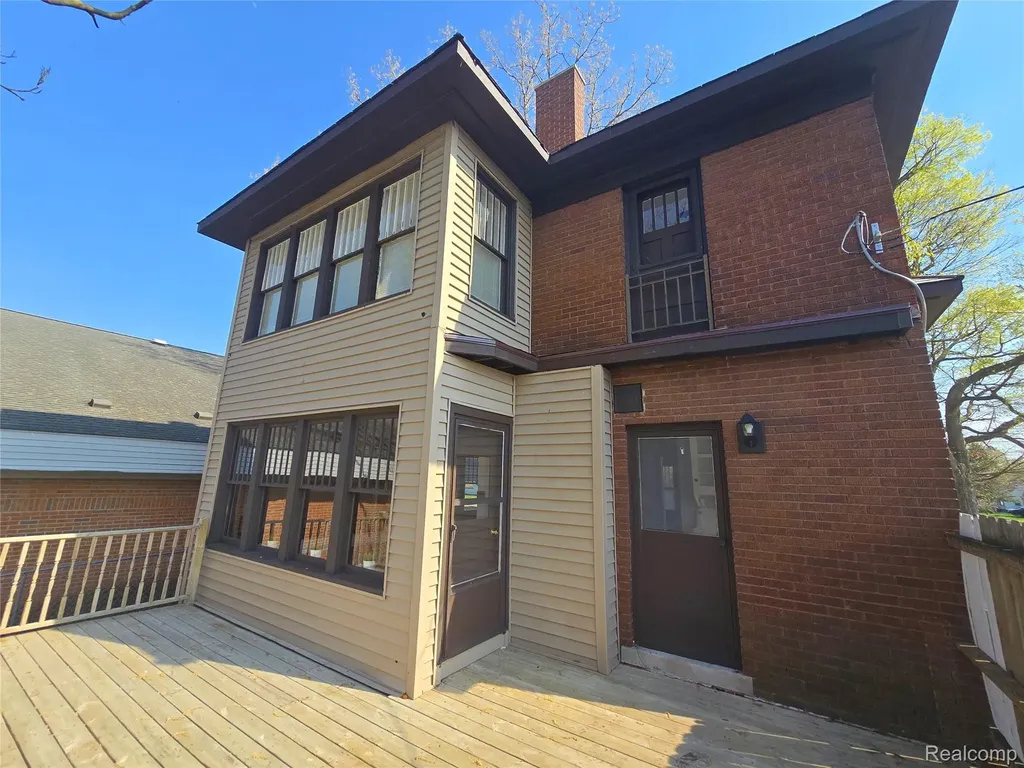26850 W 7 Mile Road Redford Charter Township MI 48240