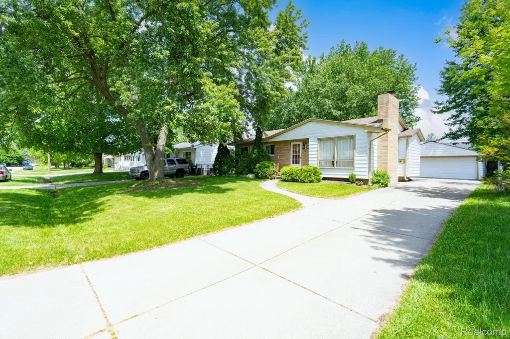 2109 Deerfield Drive Flint Charter Township MI 48532