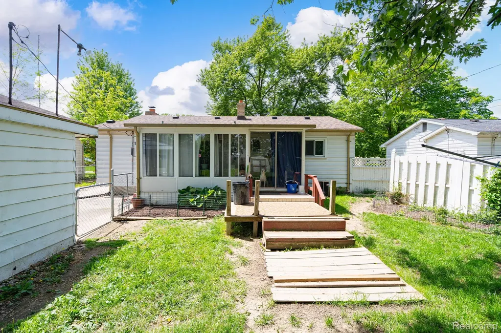 2109 Deerfield Drive Flint Charter Township MI 48532