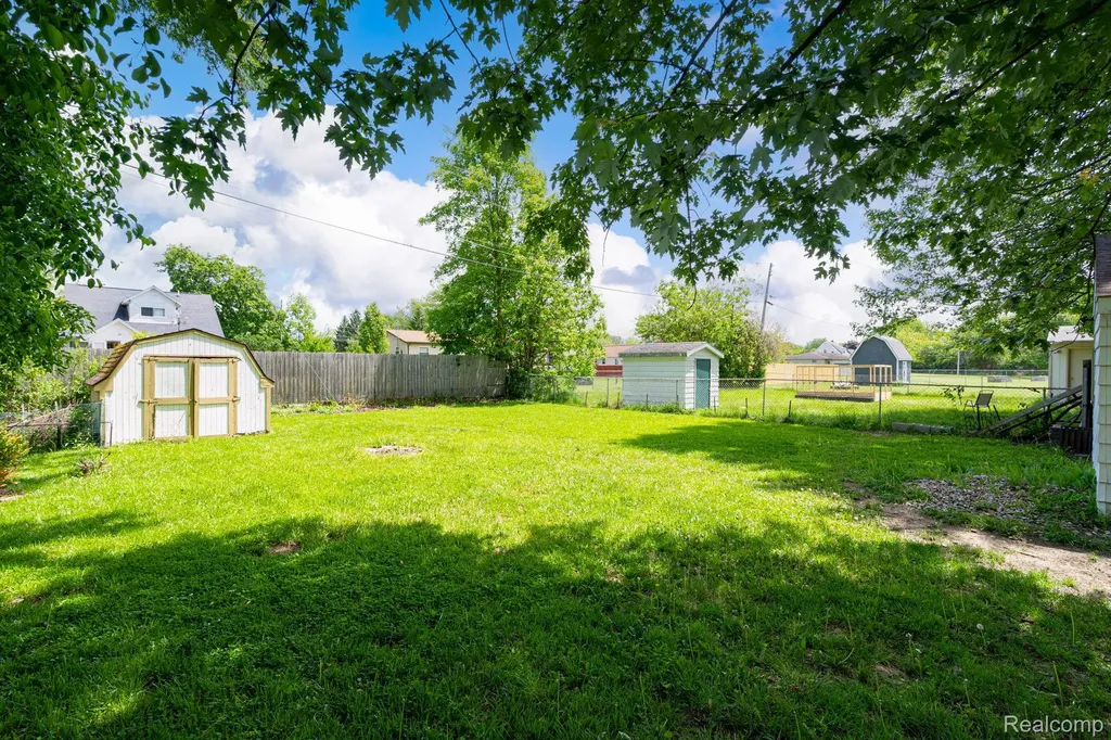 2109 Deerfield Drive Flint Charter Township MI 48532