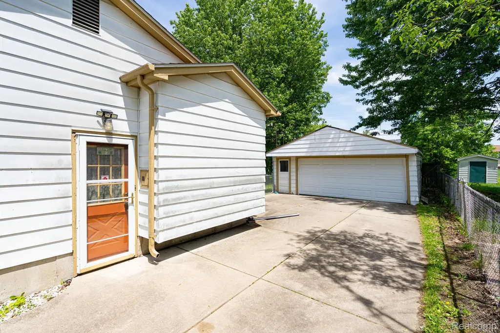 2109 Deerfield Drive Flint Charter Township MI 48532
