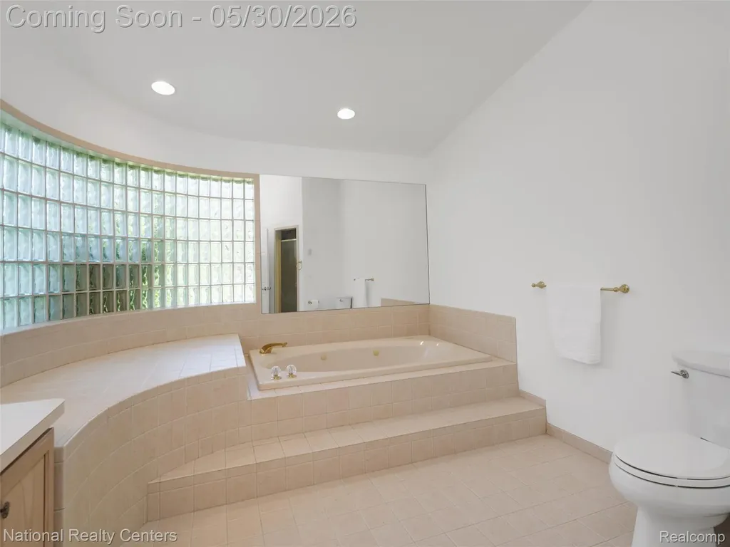 47245 N Pointe Drive Canton Charter Township MI 48187