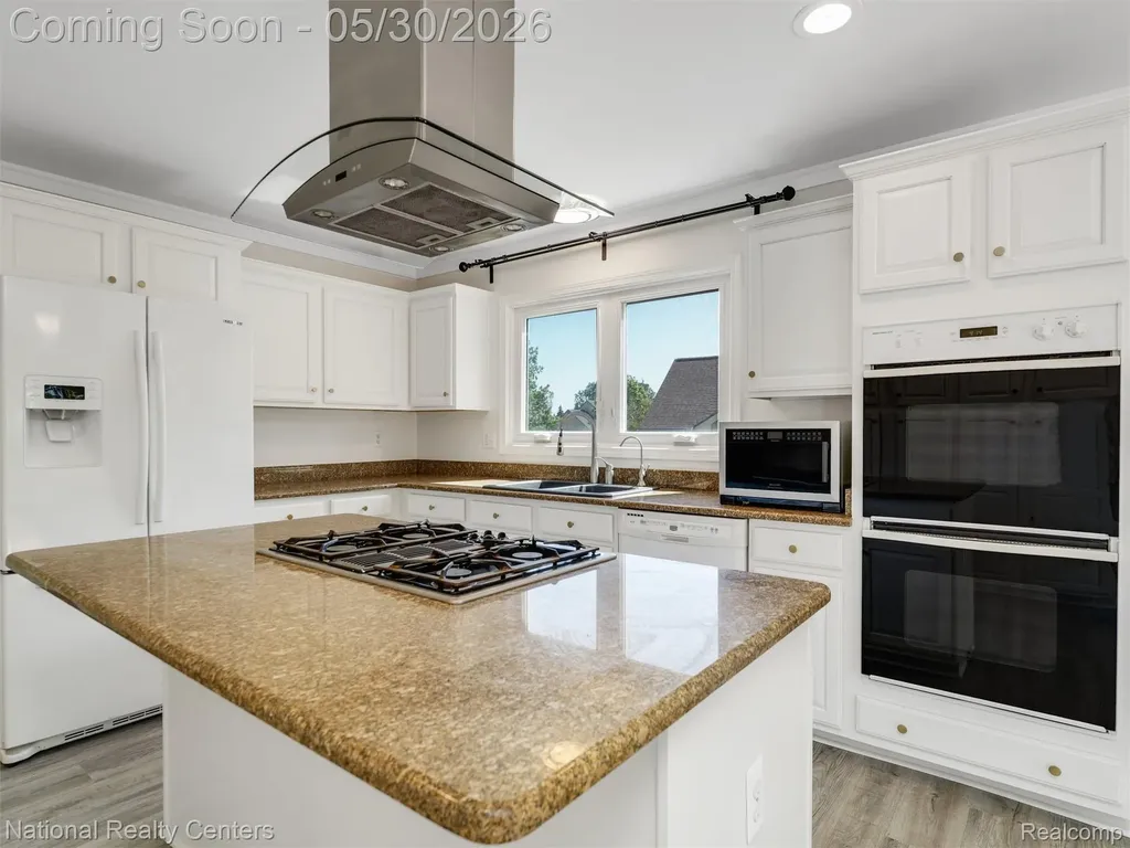 47245 N Pointe Drive Canton Charter Township MI 48187