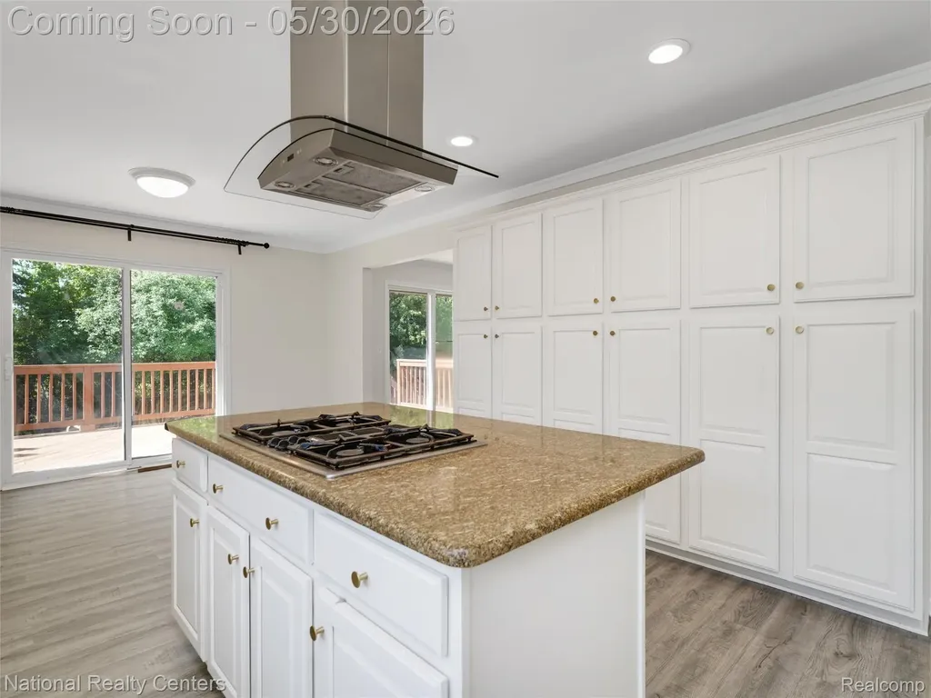 47245 N Pointe Drive Canton Charter Township MI 48187