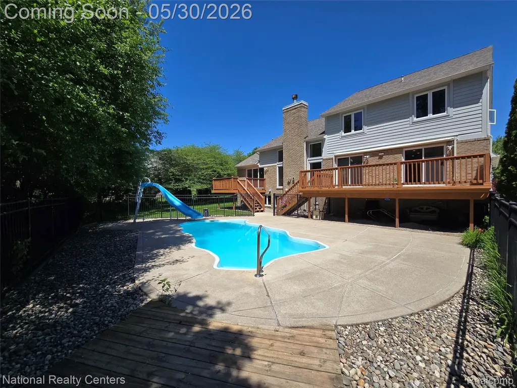 47245 N Pointe Drive Canton Charter Township MI 48187