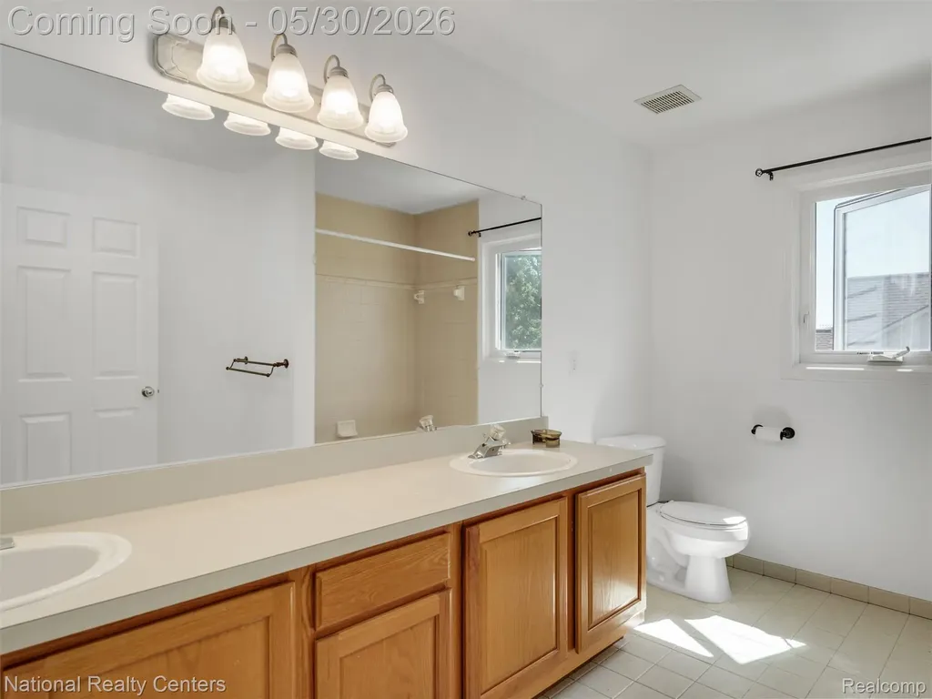 47245 N Pointe Drive Canton Charter Township MI 48187