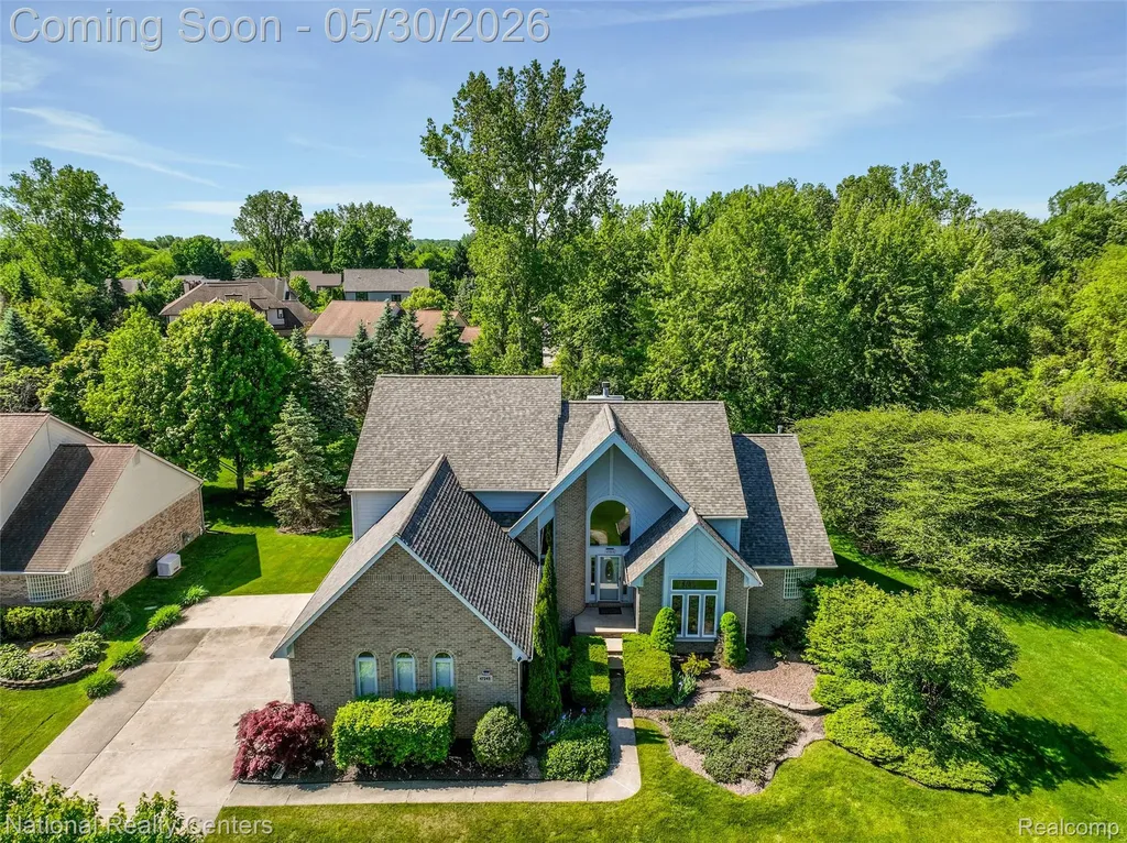 47245 N Pointe Drive Canton Charter Township MI 48187