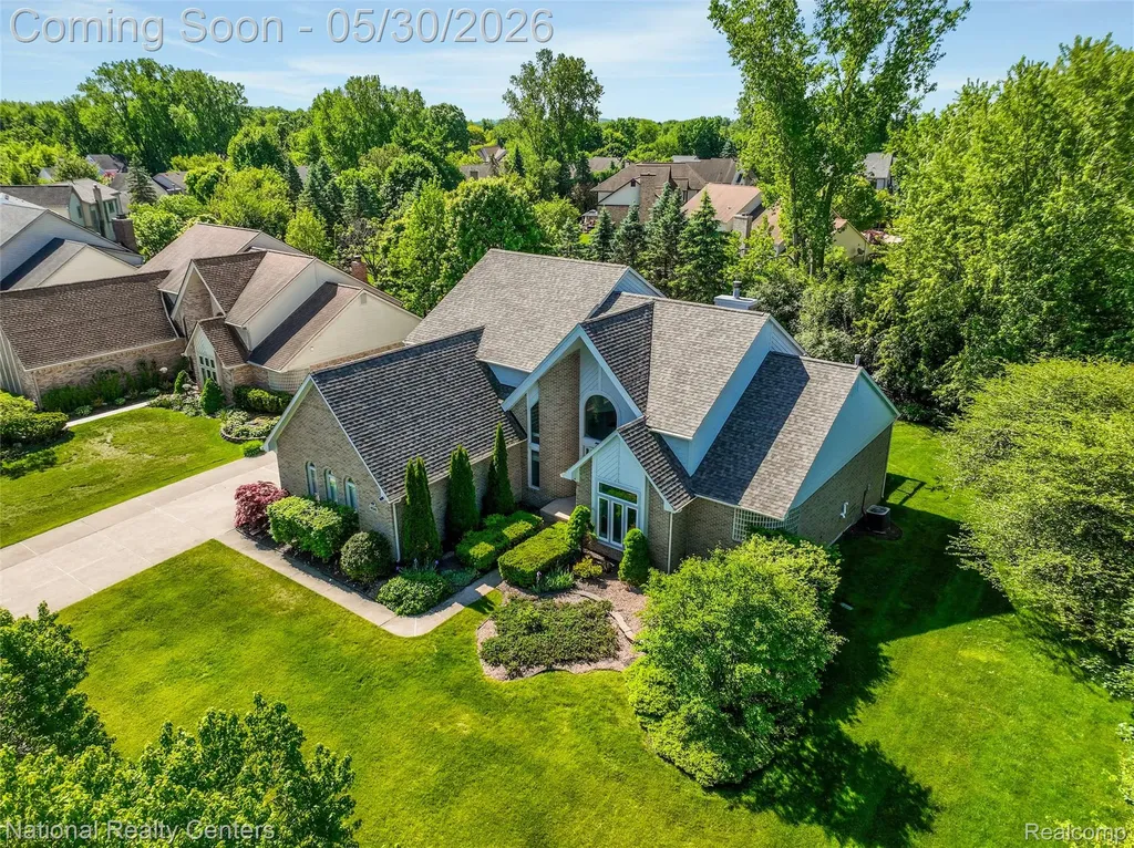 47245 N Pointe Drive Canton Charter Township MI 48187