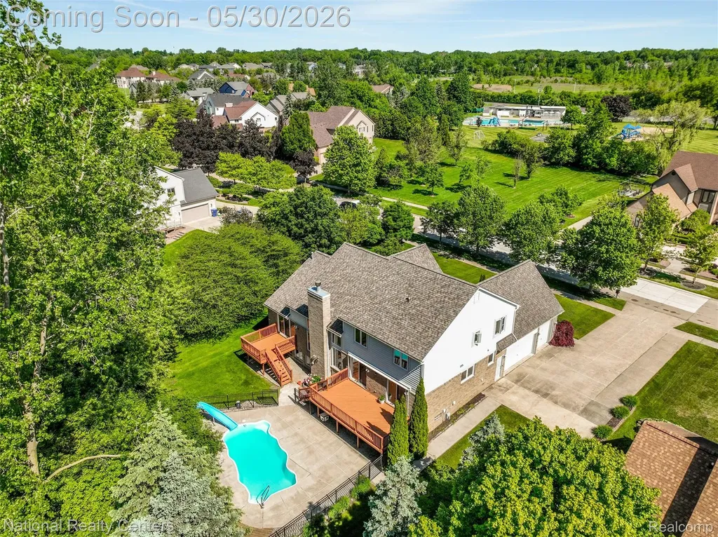 47245 N Pointe Drive Canton Charter Township MI 48187