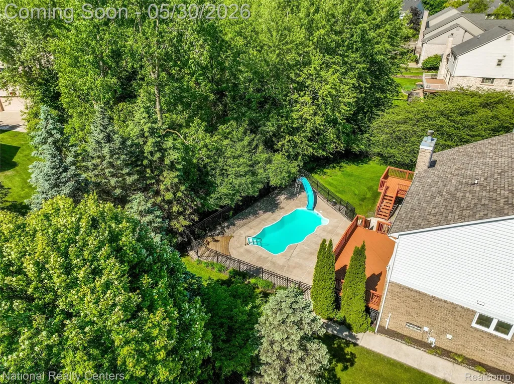 47245 N Pointe Drive Canton Charter Township MI 48187