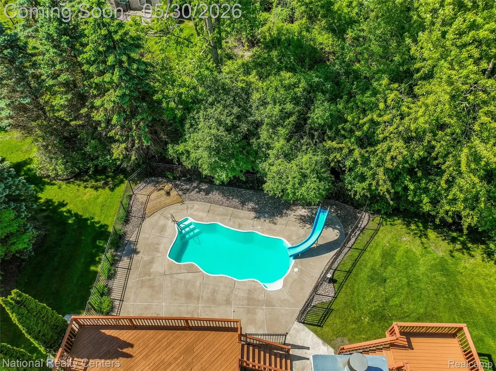 47245 N Pointe Drive Canton Charter Township MI 48187