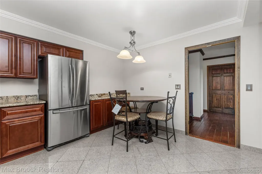 5000 Town Center Southfield City MI 48075