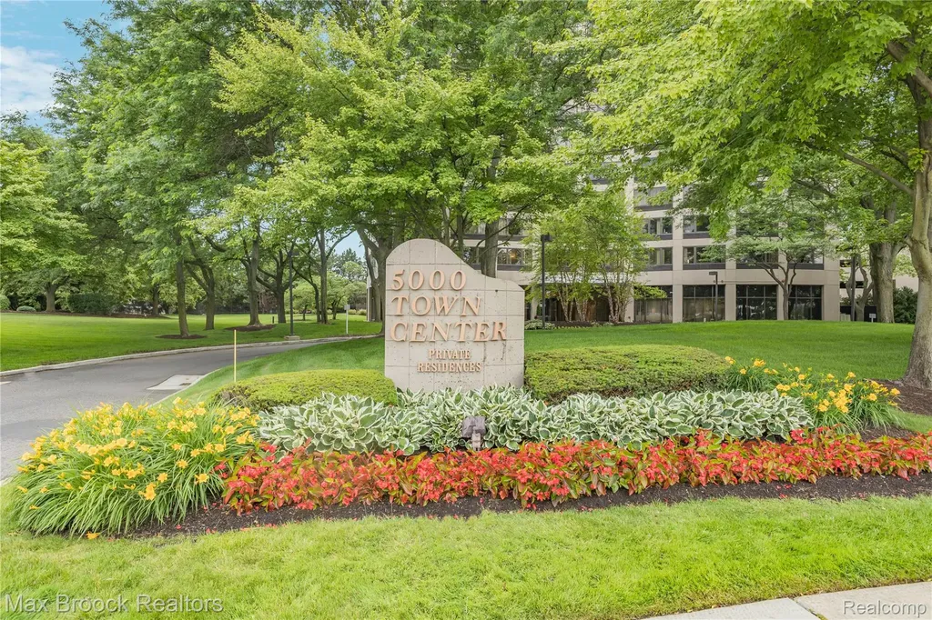 5000 Town Center Southfield City MI 48075