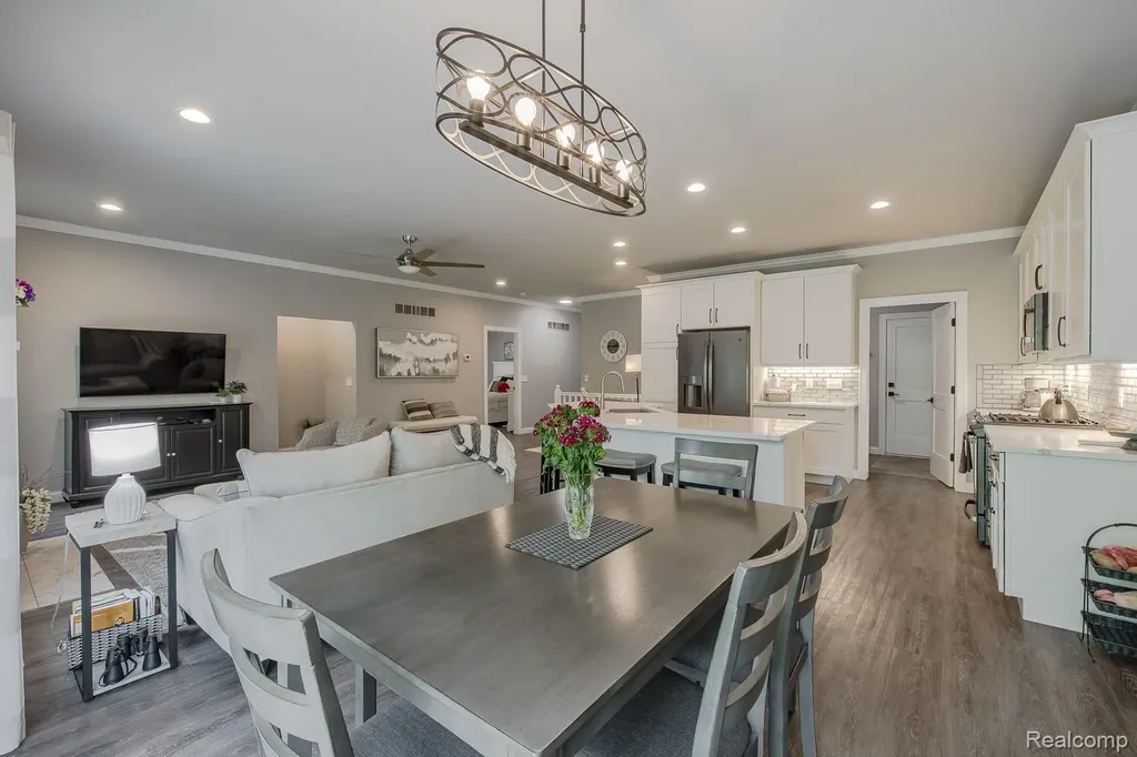 7466 Village Court Springfield Charter Township MI 48350