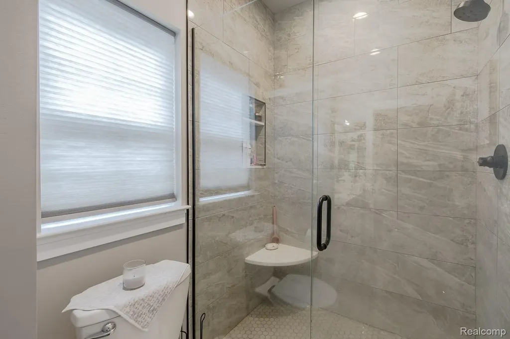 7466 Village Court Springfield Charter Township MI 48350