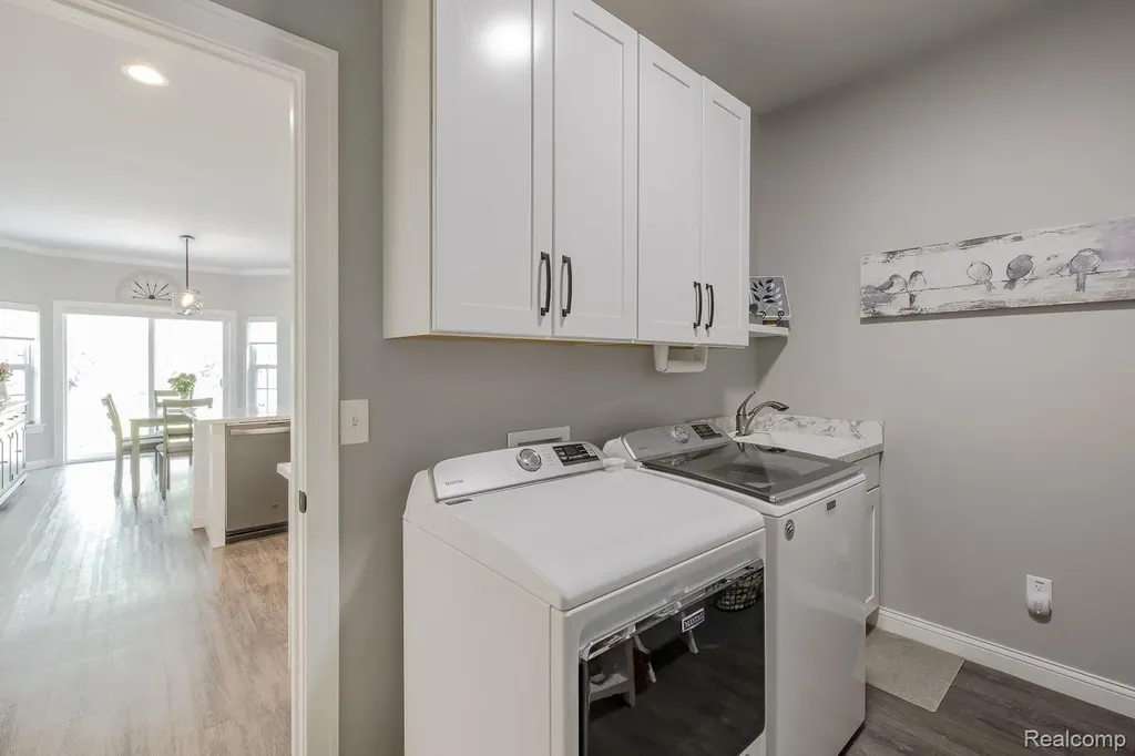 7466 Village Court Springfield Charter Township MI 48350