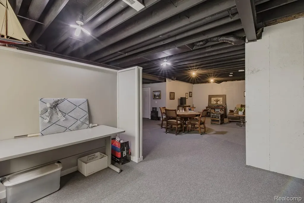 7466 Village Court Springfield Charter Township MI 48350
