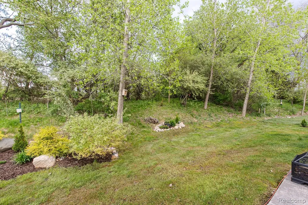 7466 Village Court Springfield Charter Township MI 48350