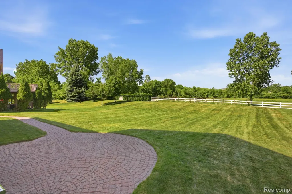 16565 Sherwood Lane Northville Township MI 48168