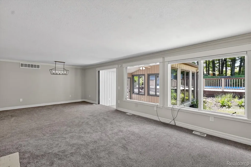 419 W Walnut Street St. Charles Village MI 48655