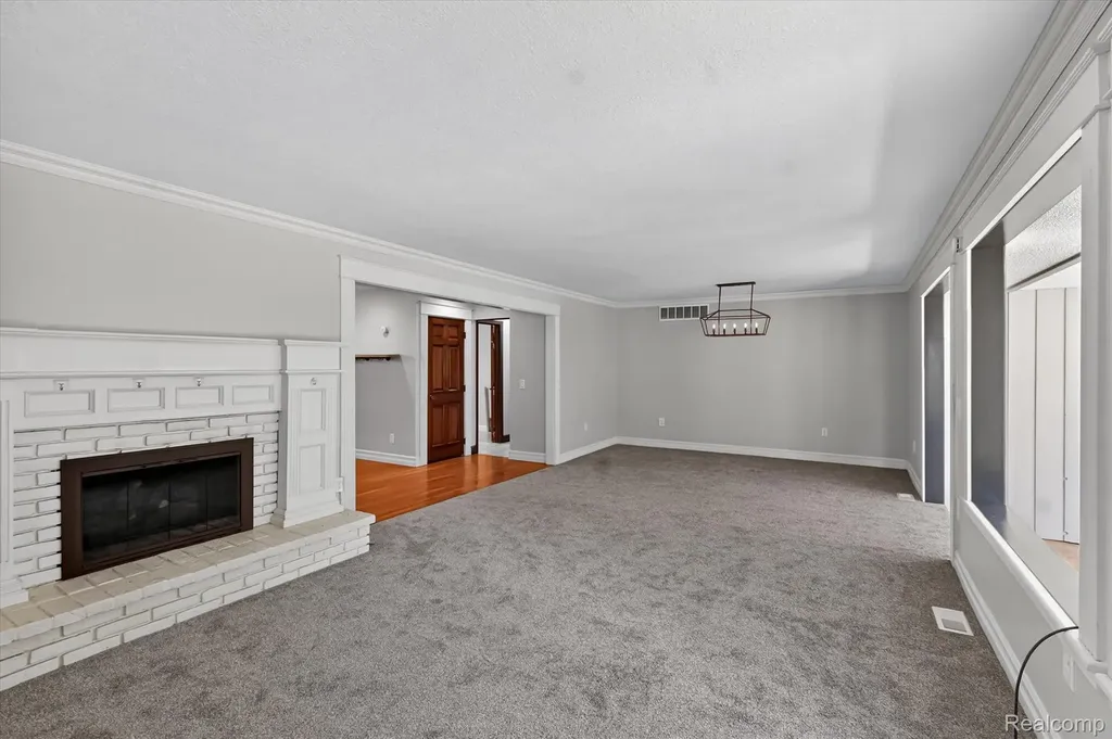 419 W Walnut Street St. Charles Village MI 48655
