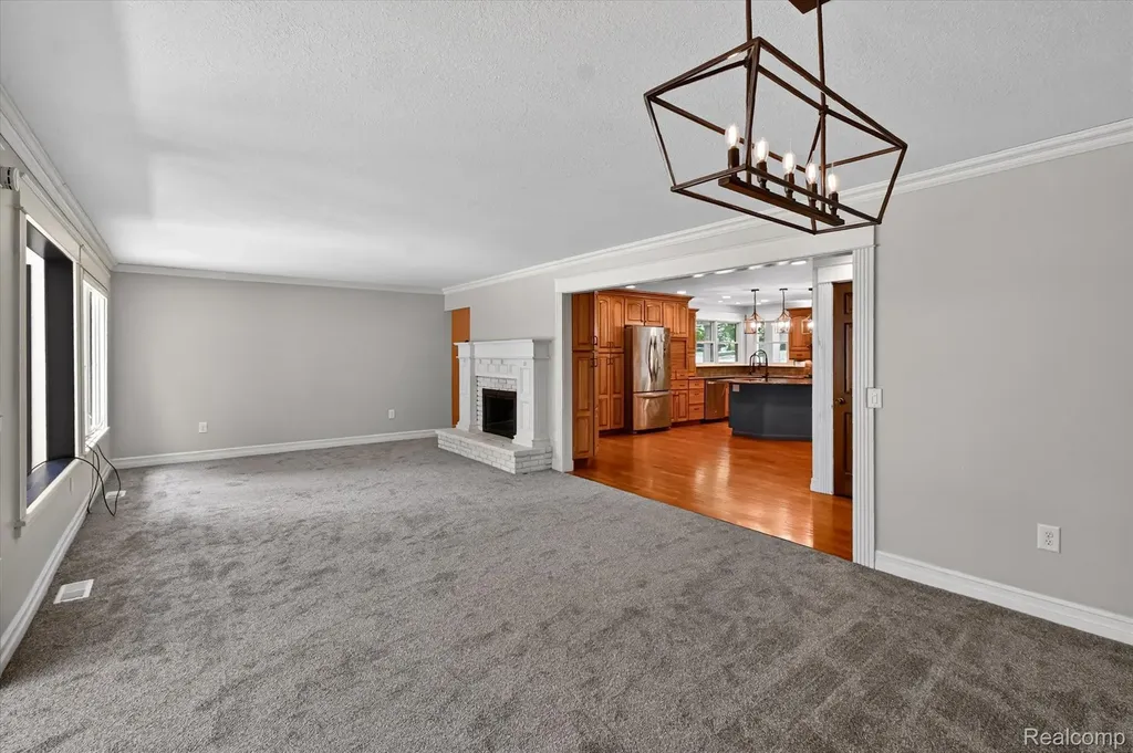 419 W Walnut Street St. Charles Village MI 48655