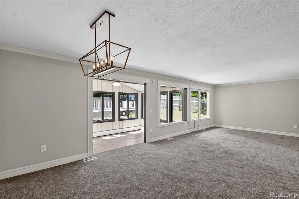 419 W Walnut Street St. Charles Village MI 48655
