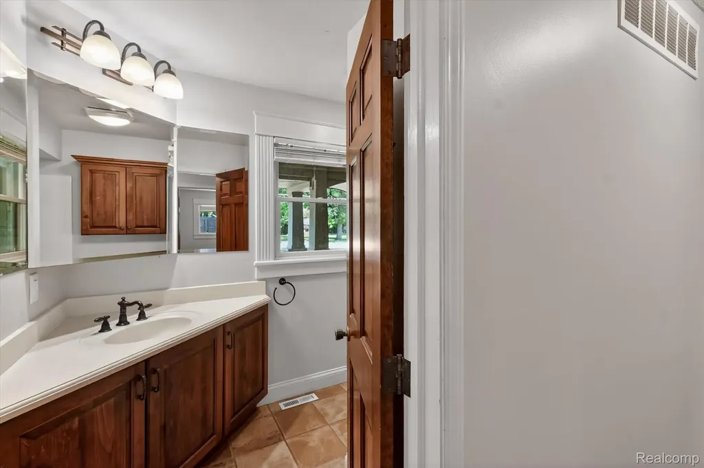 419 W Walnut Street St. Charles Village MI 48655