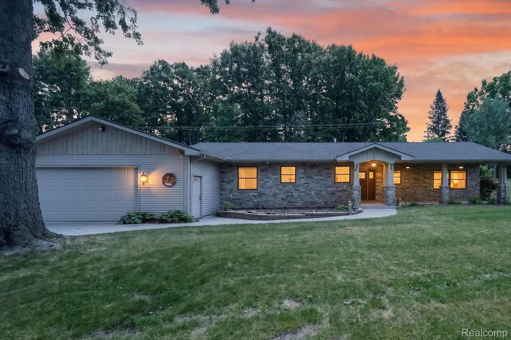 419 W Walnut Street St. Charles Village MI 48655