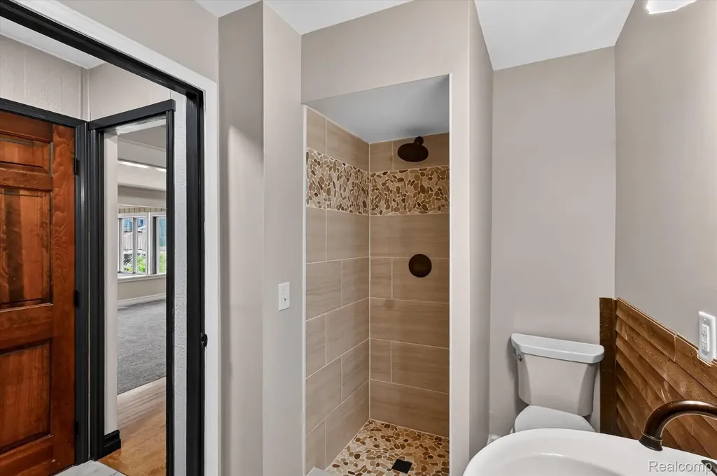 419 W Walnut Street St. Charles Village MI 48655