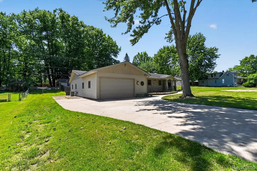 419 W Walnut Street St. Charles Village MI 48655
