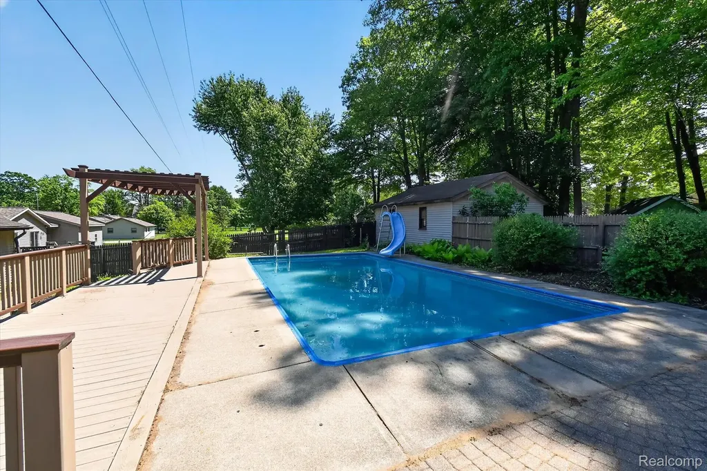 419 W Walnut Street St. Charles Village MI 48655