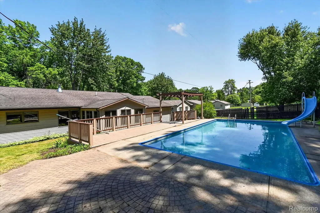 419 W Walnut Street St. Charles Village MI 48655
