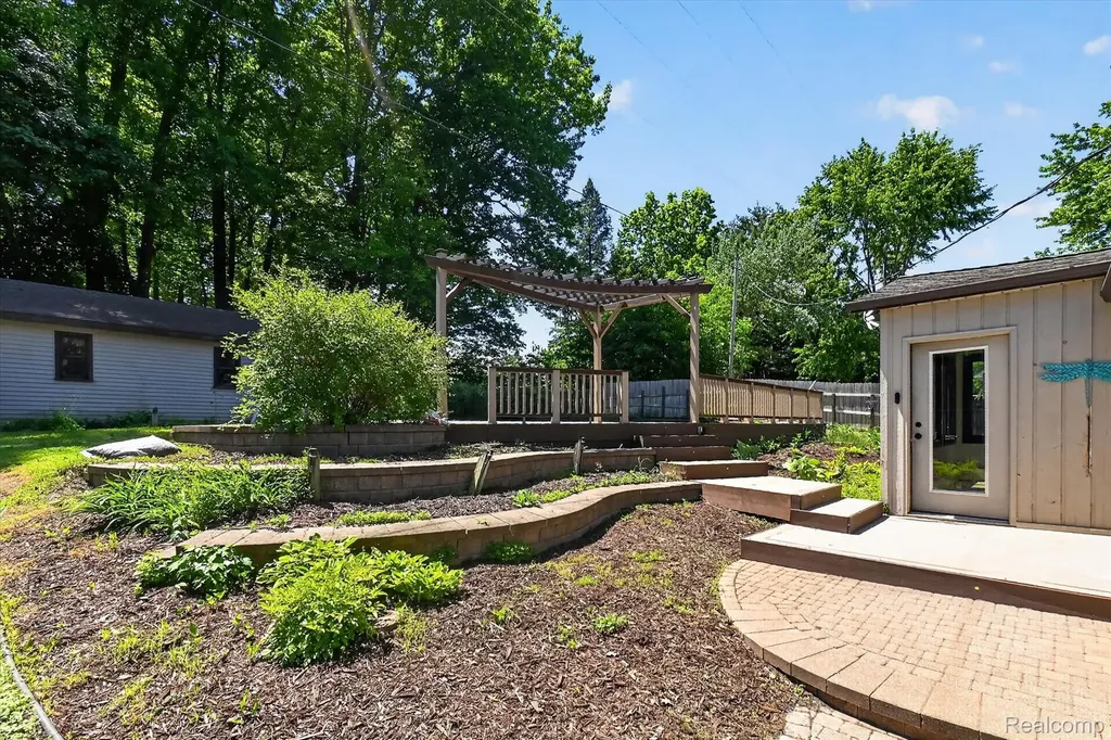 419 W Walnut Street St. Charles Village MI 48655