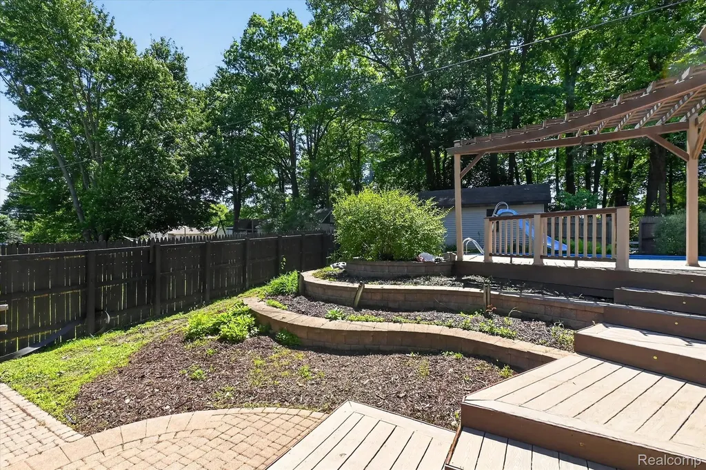 419 W Walnut Street St. Charles Village MI 48655