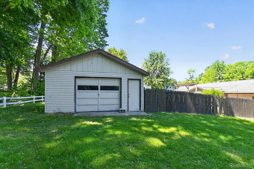 419 W Walnut Street St. Charles Village MI 48655