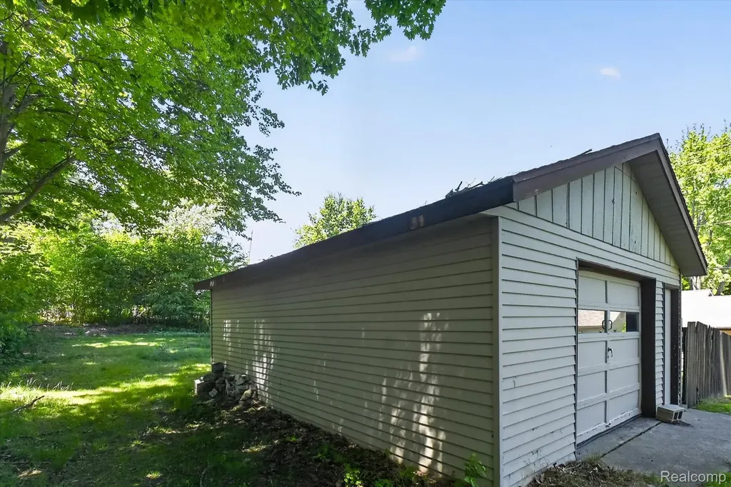 419 W Walnut Street St. Charles Village MI 48655