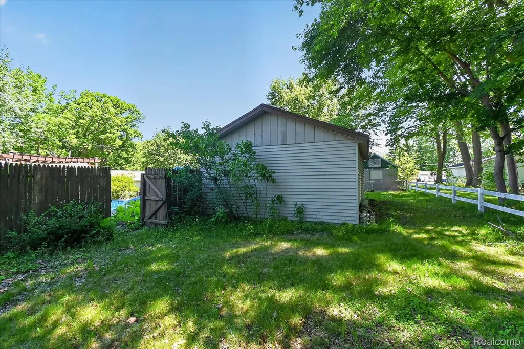 419 W Walnut Street St. Charles Village MI 48655