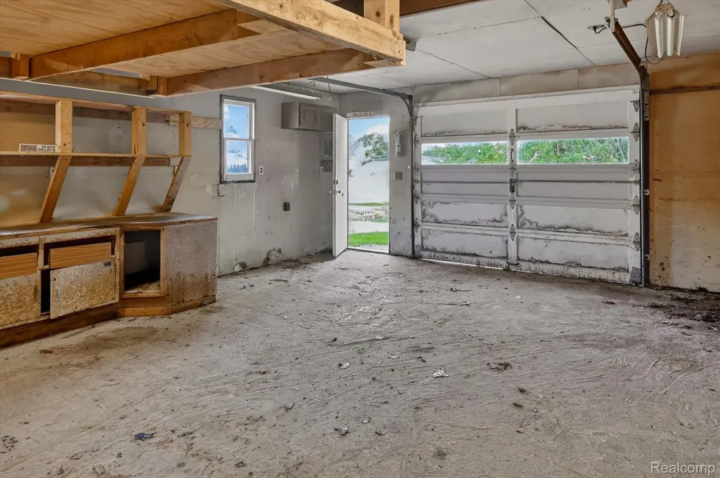 419 W Walnut Street St. Charles Village MI 48655