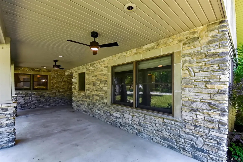 419 W Walnut Street St. Charles Village MI 48655