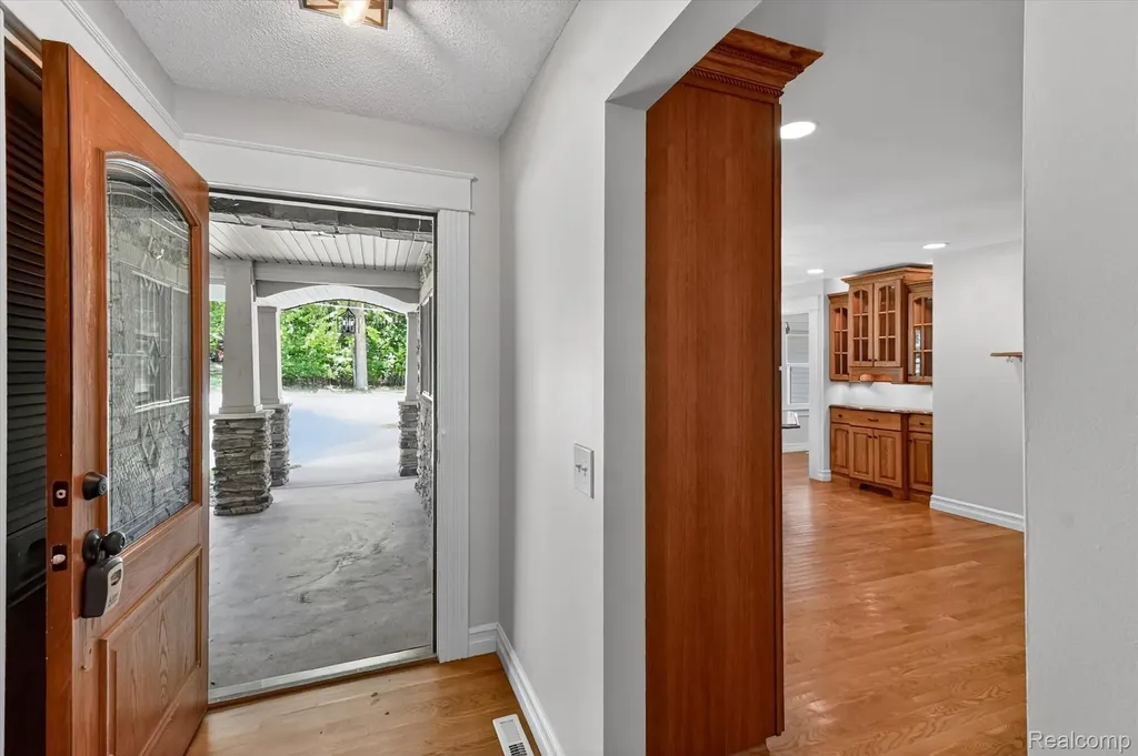 419 W Walnut Street St. Charles Village MI 48655