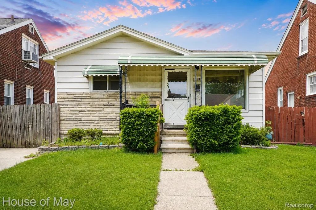 18233 Ruth Street Melvindale City MI 48122