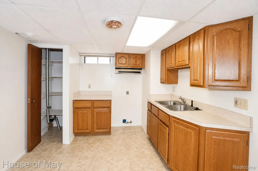 18233 Ruth Street Melvindale City MI 48122