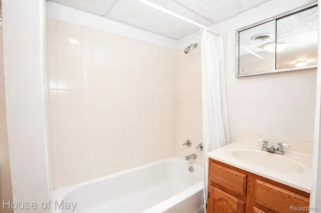 18233 Ruth Street Melvindale City MI 48122